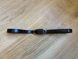 Ceinture vintage cuir noir boucle dorée taille réglable 