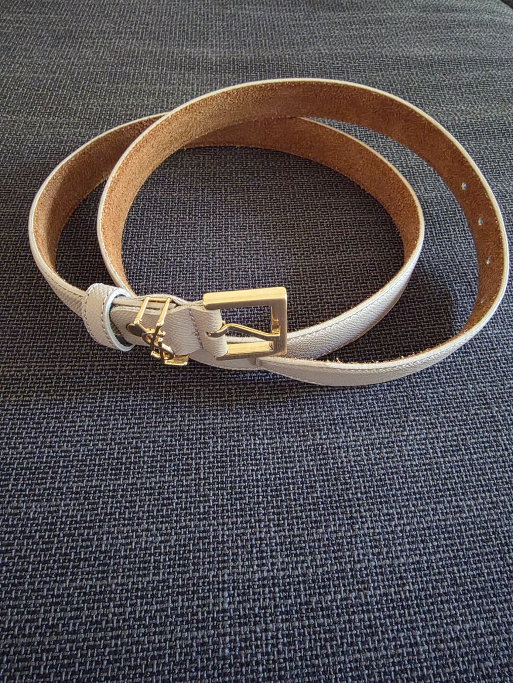 Saint Laurent Cinture: YSL Gürtel in beige aus Leder – Nuovo (secondo la descrizione) da Zürich venduto da suz_b25w