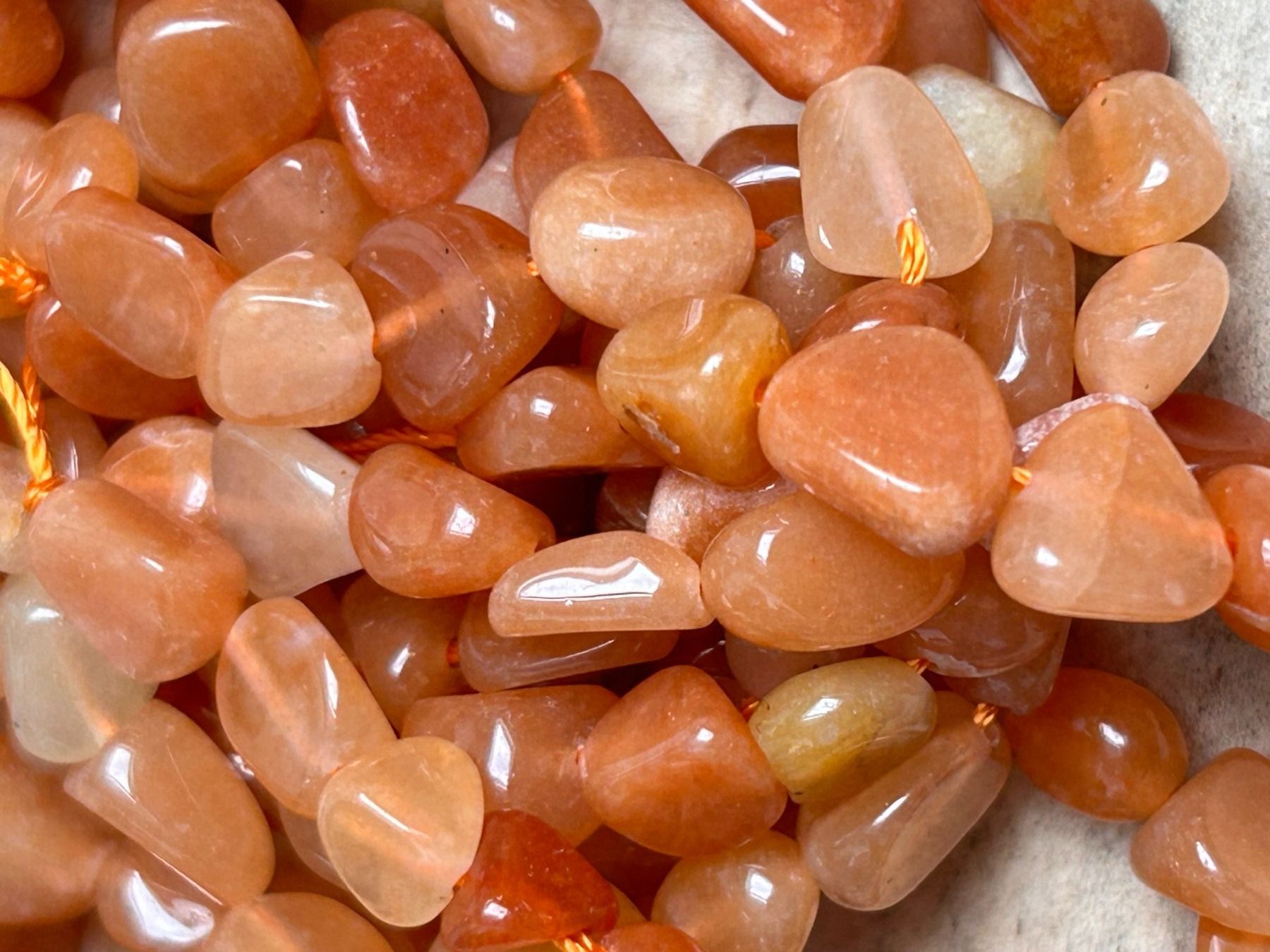 Edelsteine: Strang echte red Aventurin Nuggets / stone 6-8 mm – Neu und originalverpackt aus Niederrohrdorf von Ytobi 2