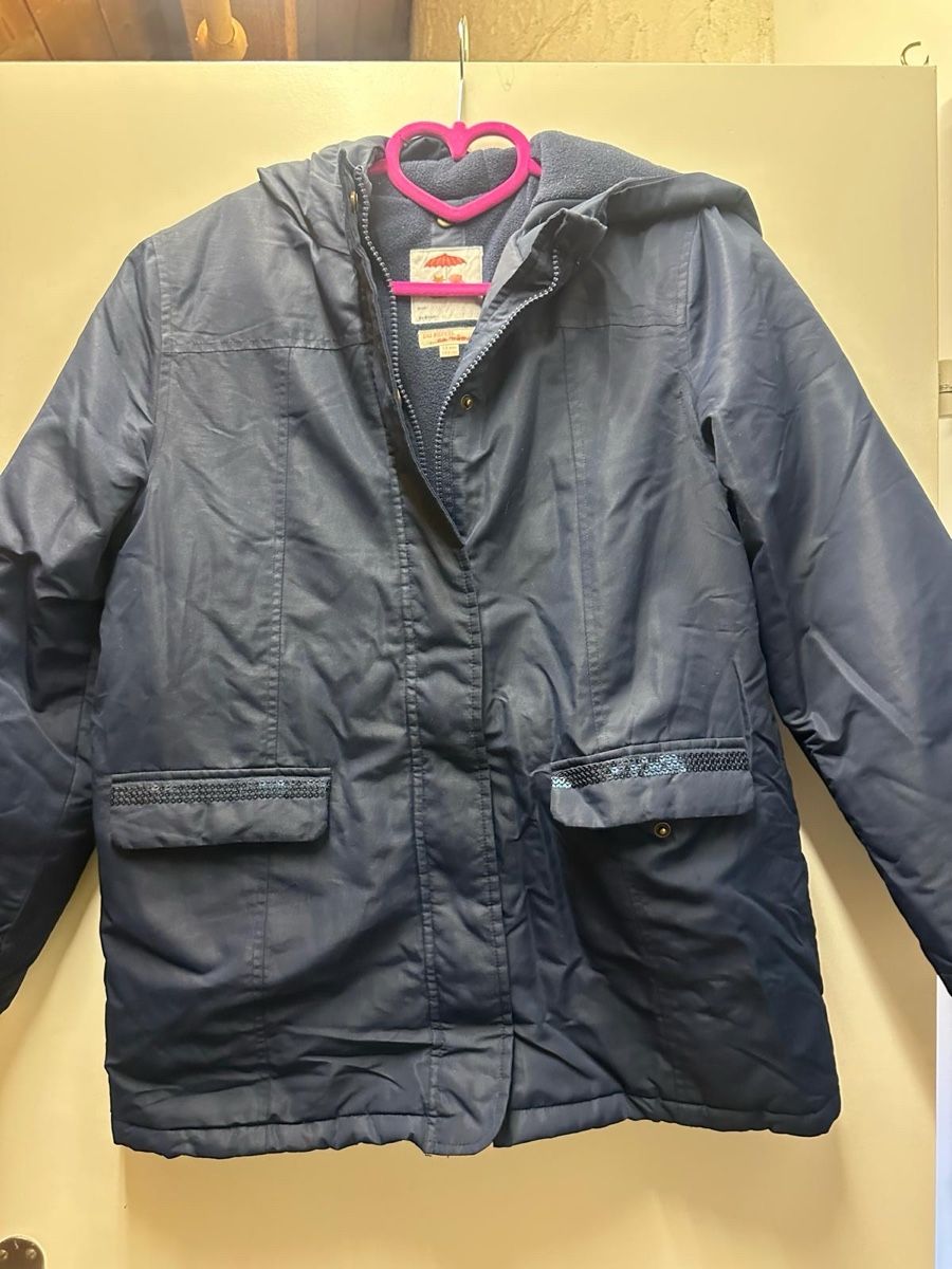 Du Pareil au Même Jacken & Mäntel: Kinderjacke dunkelblau mit Kapuze Grösse 152 – Gebraucht aus Brüttisellen von nat_5622