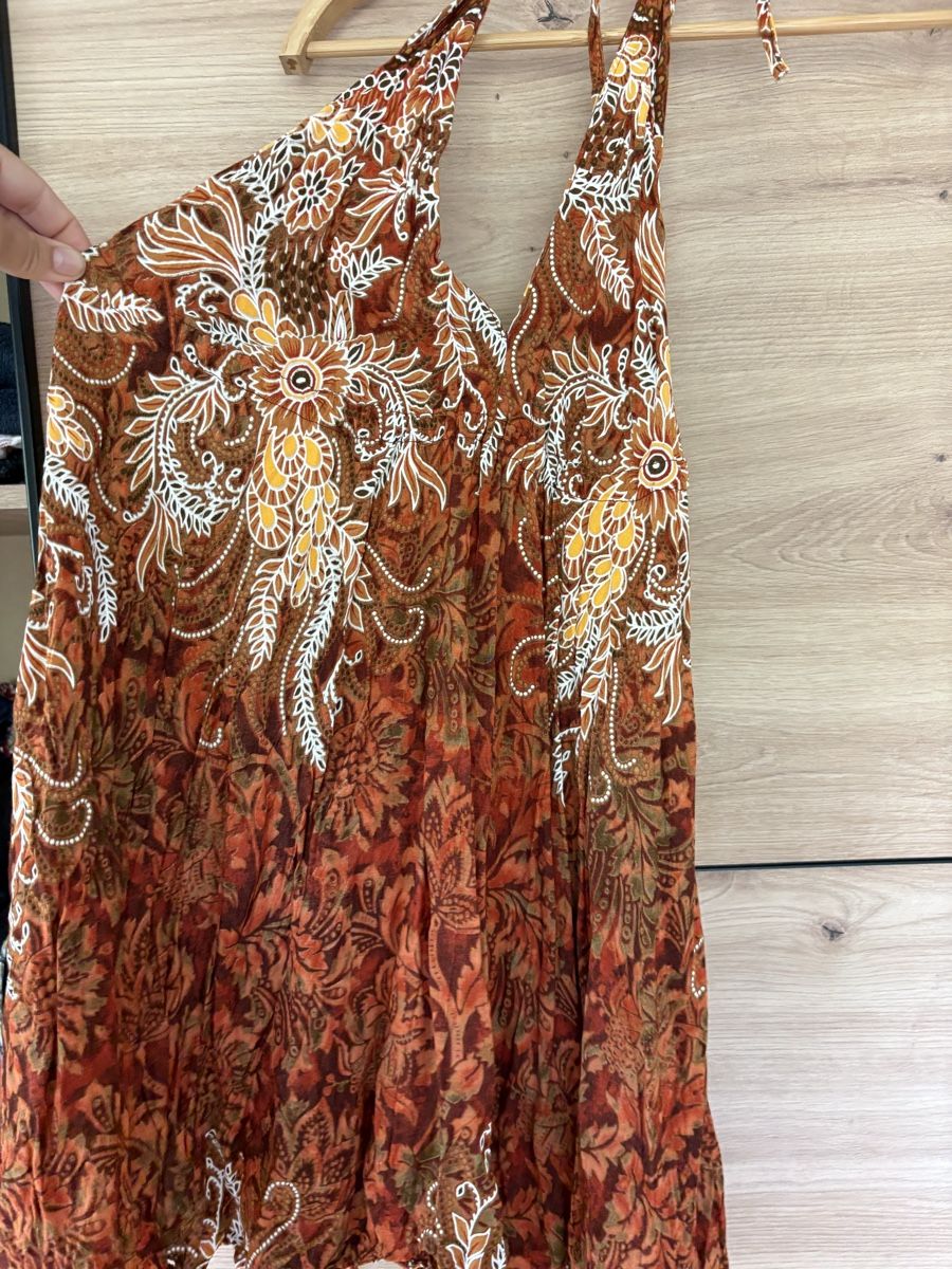 Kleider: Kleid Floral Pattern Halter Neck gr M – Gebraucht aus Spiez von Michaela333