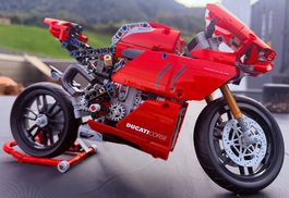 LEGO 42107 Technic Ducati Panigale V4 R Motorrad