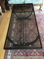 Edler Couchtisch aus Schmiedeeisen mit Glasplatte (141cm)