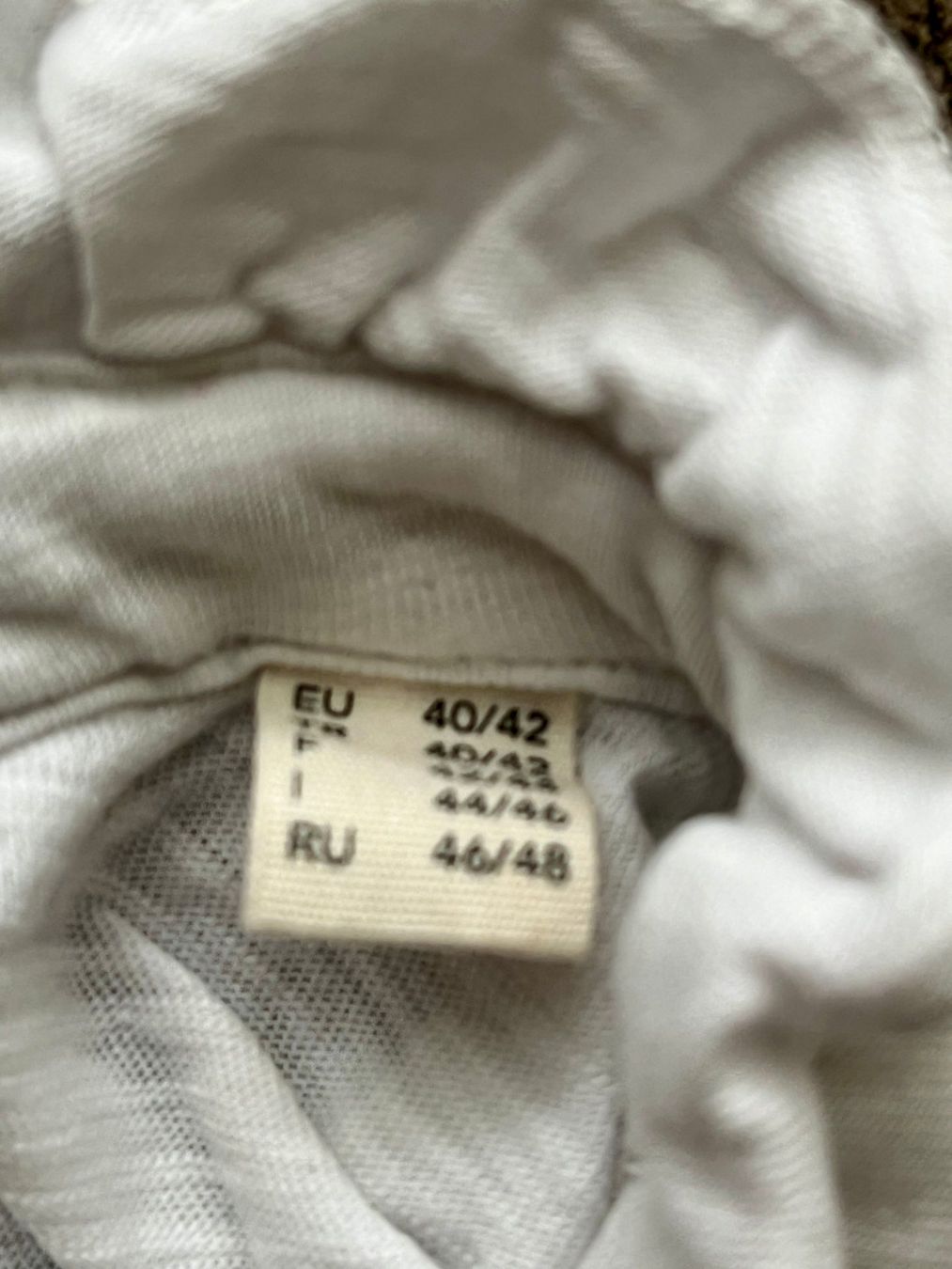Pullover & Sweatshirts: Langarmshirt mit Krauskragen – Gebraucht aus Strengelbach von Lucaernest 1