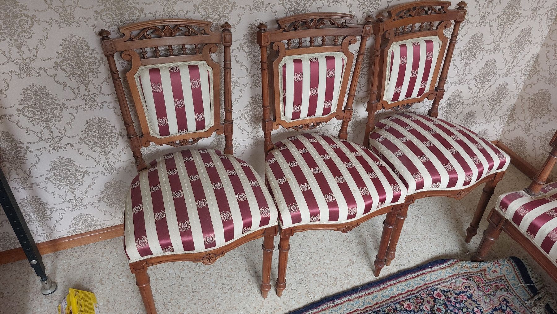 Sofas: Sitzgruppe 140jährig: Sofa un ein Sessel,  neu bezogen – Gebraucht aus Dornach von Nadjeffel 2