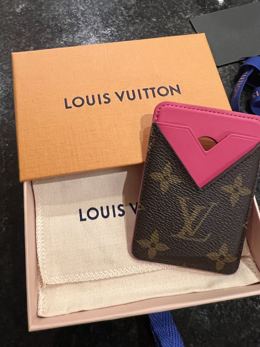 Louis Vuitton Portafogli: Louis Vuitton Magnet Kartenetui – Nuovo (secondo la descrizione) da Eglisau venduto da Hermes10 2