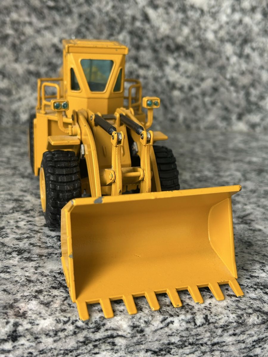 Caterpillar Modellbausätze & Standmodelle: Cat 988, 1:50 , NZG – Gebraucht aus Horw von Tigercat635 3