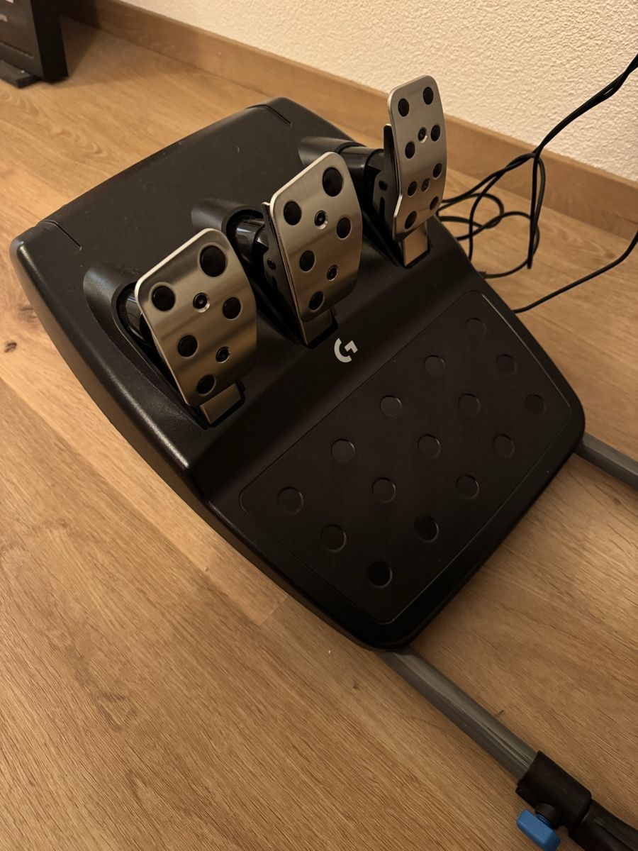 Logitech Controller: Logitech G923 + Playseat PS5/PC – Gebraucht aus Luzern von lucat_ 3