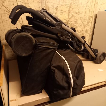 ensemble poussette-lit de voyage et petit matelas 