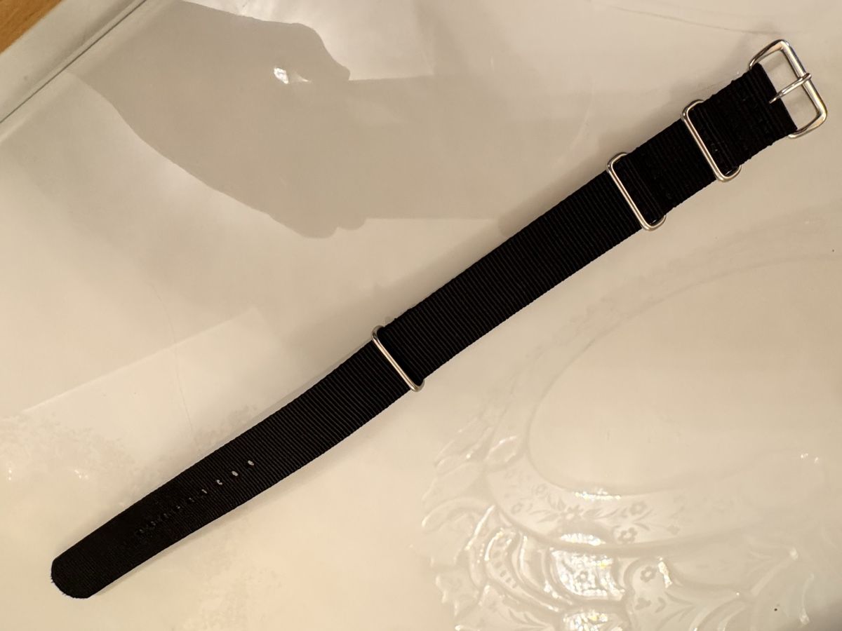 Nastri decorativi: New Black Nylon Watch Strap 18mm Band Replacement! – Nuovo (secondo la descrizione) da Zürich venduto da 613_g8jy 1