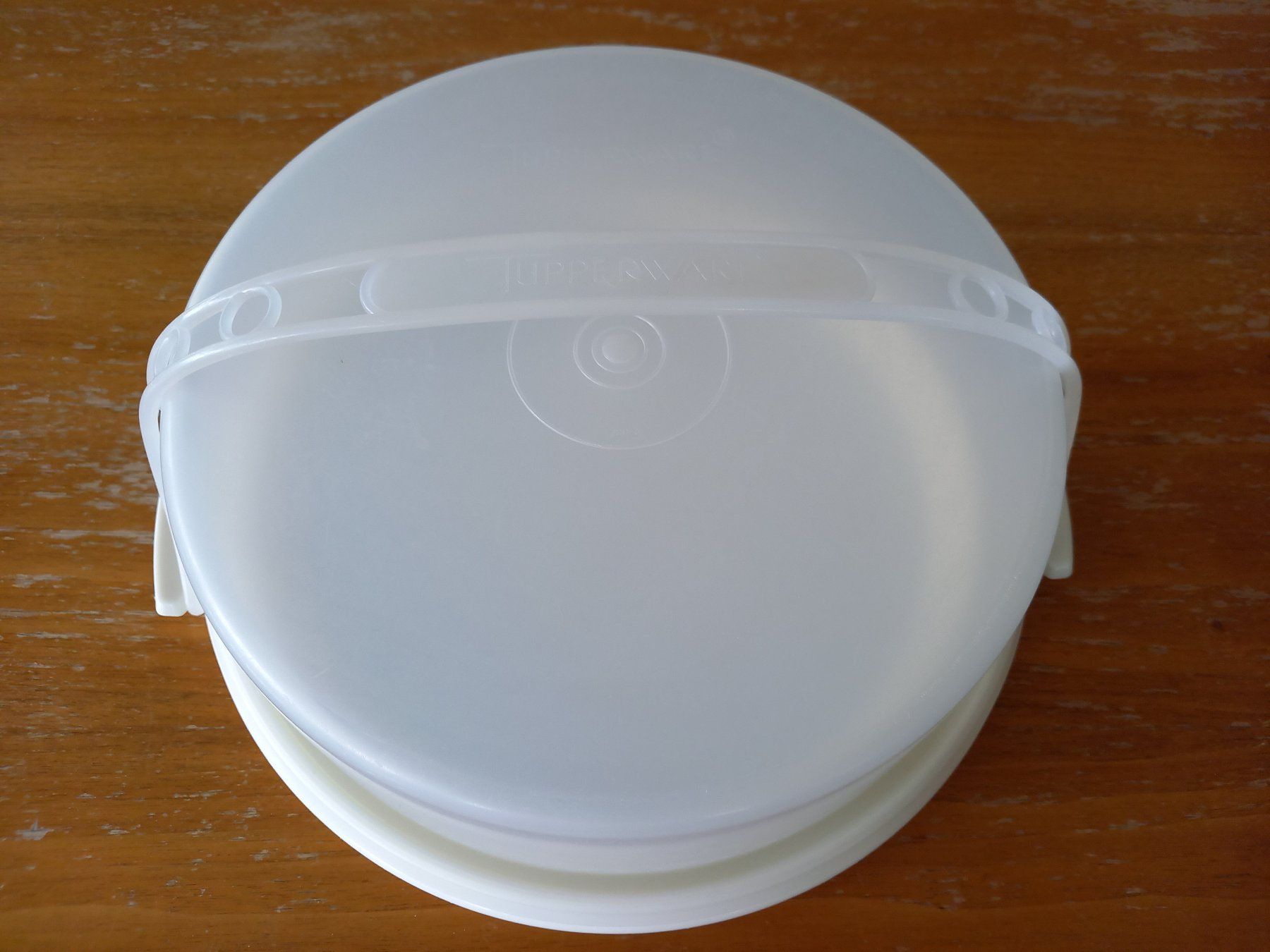 Tupperware Contenitori & Simili: Tupperware Tortenbehälter, Tortentransport, 23 cm – Usato da Luzern venduto da latinaluna
