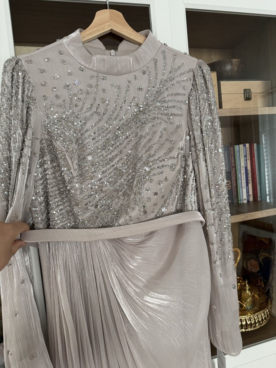 Vestiti: Elegantes Abendkleid mit Pailletten. – Nuovo e nell'imballaggio originale da Winterthur venduto da Gulsn 3
