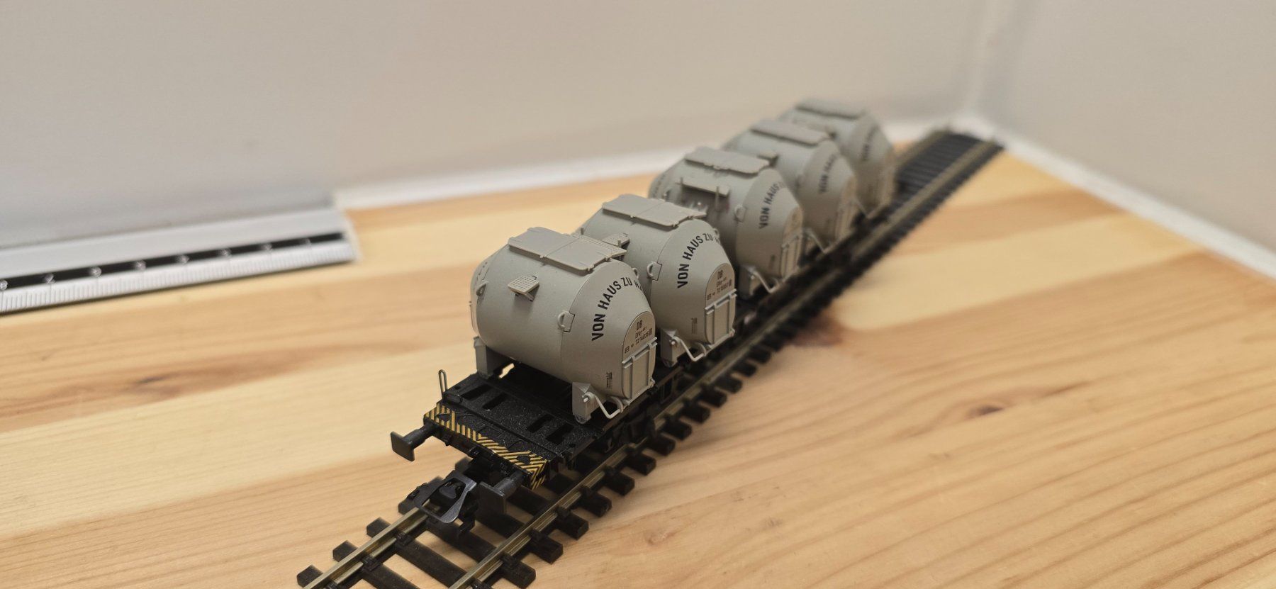 Märklin Modellini di ferrovie: Märklin 48533 Behältertragwagen der DB – Nuovo (secondo la descrizione) da Büsserach venduto da ModellbahnDepot 4