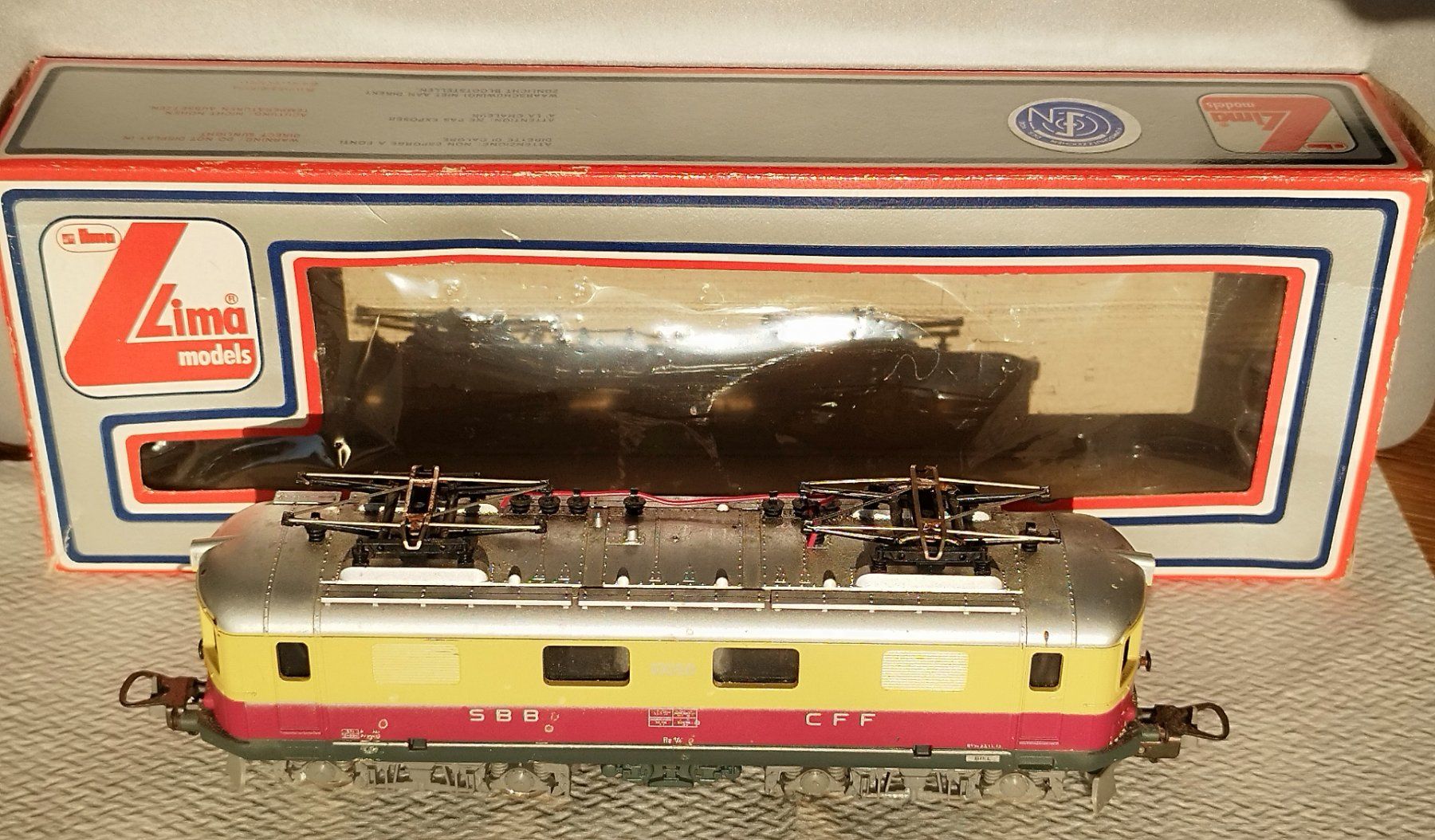 Lima Modellini di ferrovie: Lima H0 E-Lok BR 10050 SBB Gleichstrom Analog OVP – Usato da Urtenen-Schönbühl venduto da Kernbeisser25