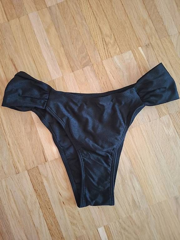 Costumi da bagno & Bikini: Badeanzug für Damen – Usato da Niederuzwil venduto da Liberatopixel