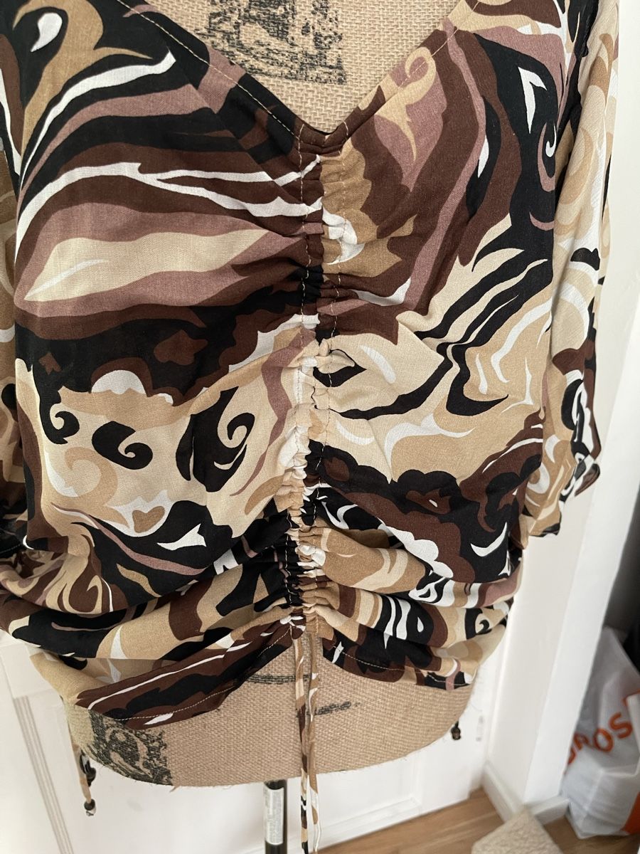 H&M Camicette: Bluse gemustert Grösse S/M Kräuselung vorne – Usato da Hätzingen venduto da Limao 2
