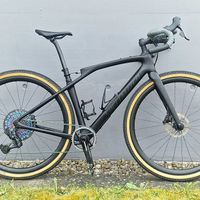 SPECIALIZED Diverge STR (Pro) & WAHOO Navi & Knog Light