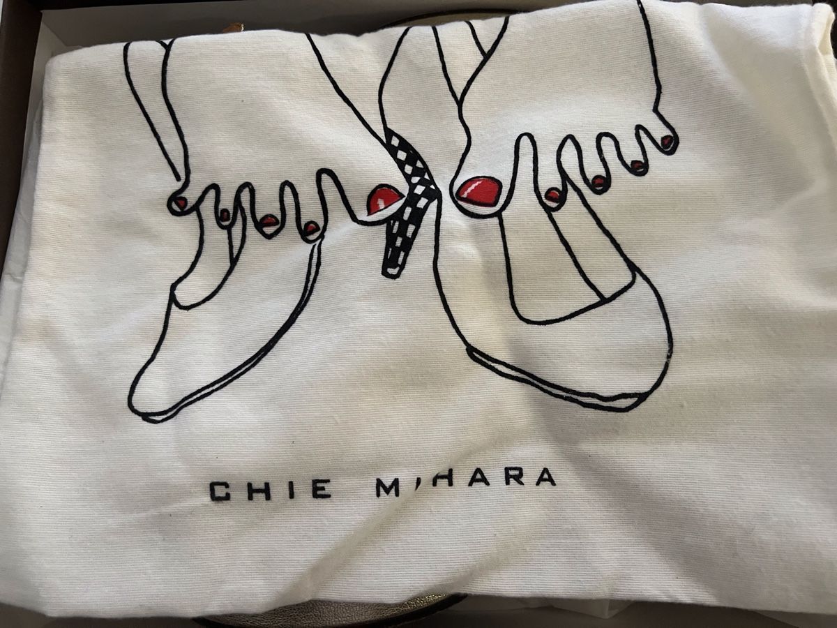 Chie Mihara Damenschuhe: Chie Mihara sandals size 37, gold leather – Gebraucht aus Oberägeri von anv_6z5c 5