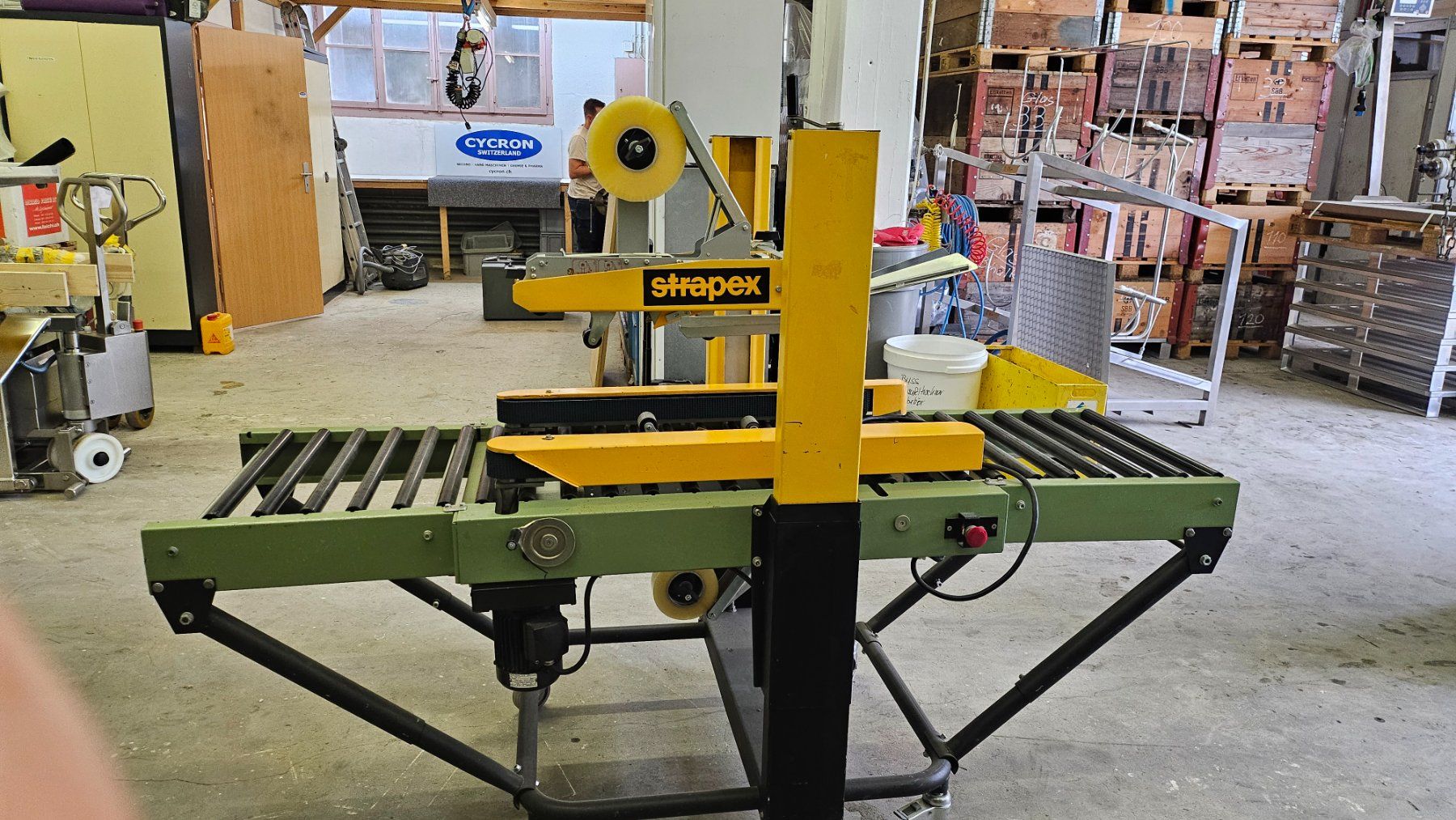 Strapex Macchine rilegatrici: Strapex Kartonverschliesser Paketklebemaschine – Usato da Breitenbach venduto da Cycron_GmbH 2