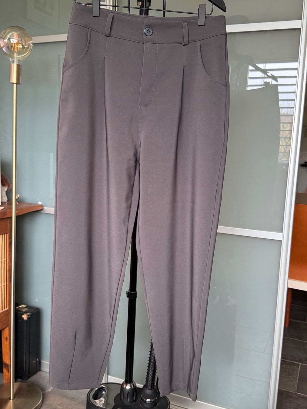 Pantaloni: Driver Pantalon élégant gris anthracite – Usato da Vuisternens-Romont venduto da gol_xp6p 1