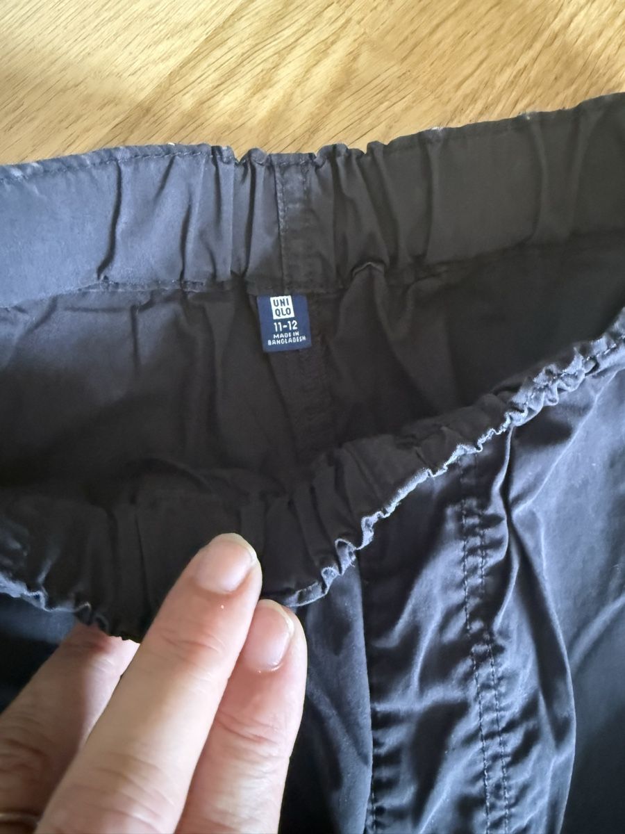 Uniqlo Pantaloni: Cargo Hosen UNIQLO 11-12 – Usato da Zürich venduto da Mothai 2
