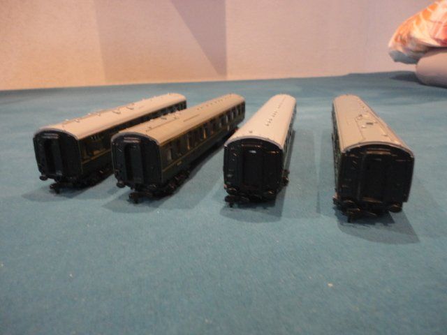 Trix Modelleisenbahnen: Trix Trains 4 Pullmann Wagen der British Railway ohne OKT – Gebraucht aus Wittenwil von trixmartin 6