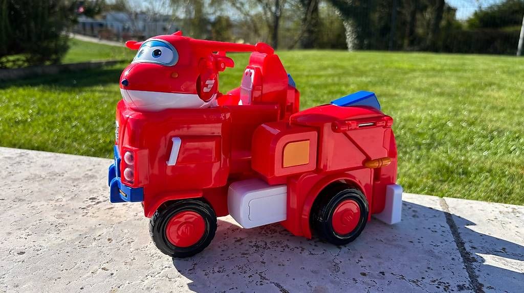 Giocattoli: Super Wings Transformer - Jett – Usato da Frauenfeld venduto da Renegade77 1