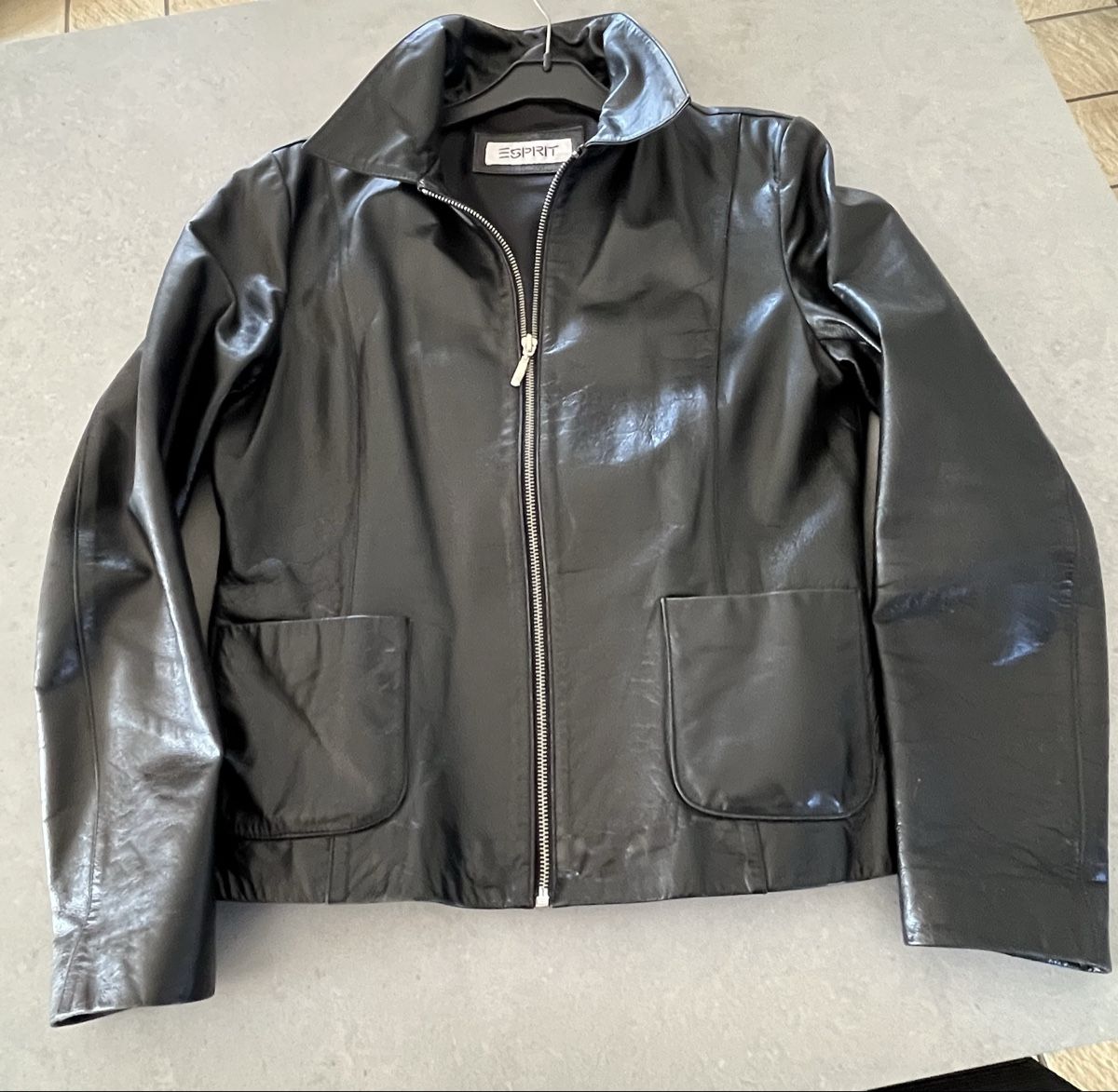 Esprit Giacche: Veste en cuir véritable Esprit, noire, taille L – Usato da Marly venduto da 21ypsilon 2