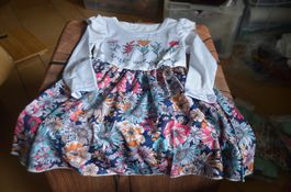 TAILLE 104-110- JOLIE ROBE NEU