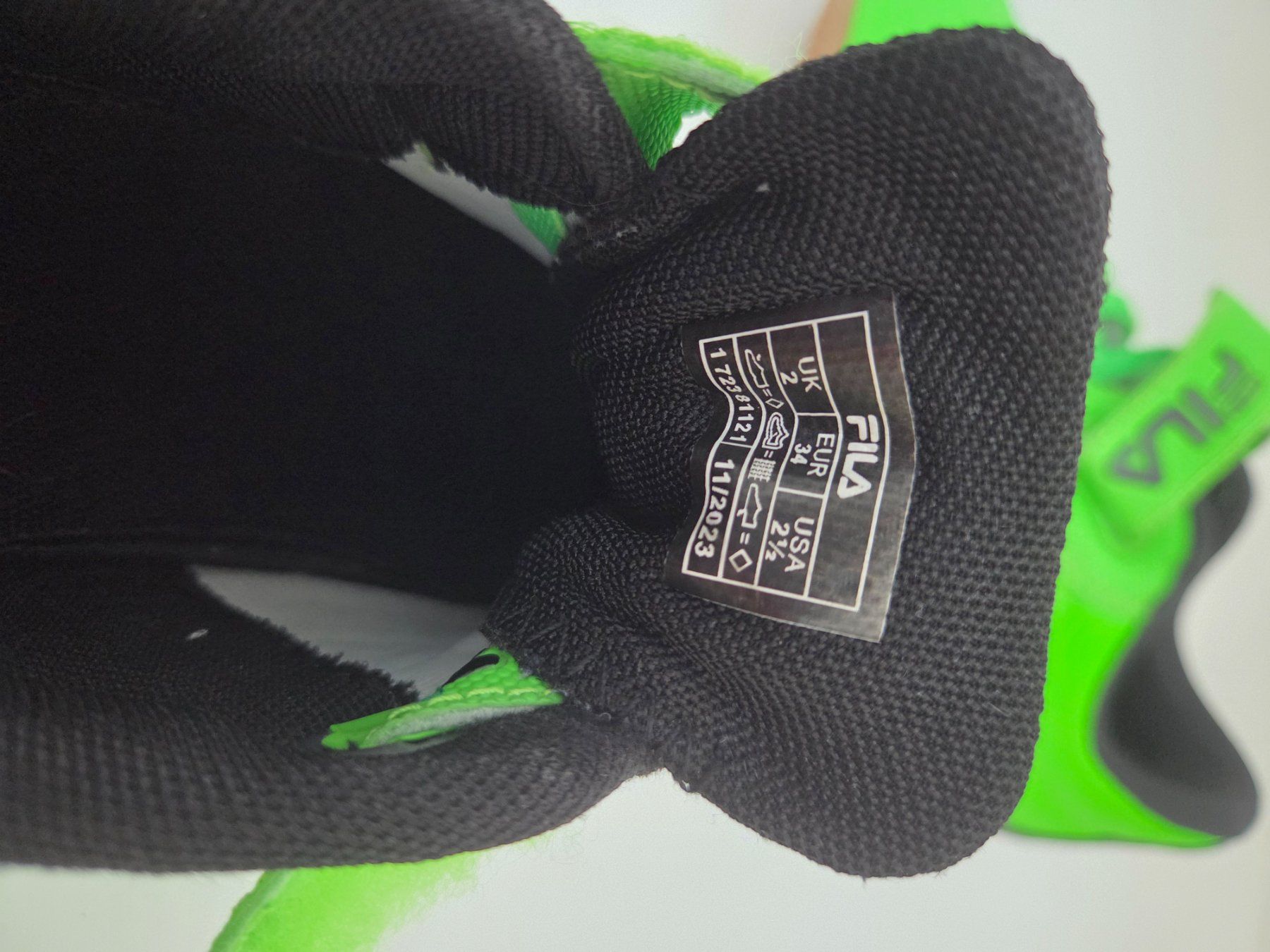 Fila Scarpe da uomo: Scarpe da interno per ragazzi nr. 34 – Usato da Vaglio venduto da jea_6m7b 1