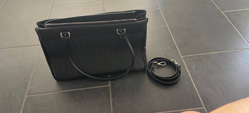 Maison Mollerus Borse da donna: Neue Maison Mollerus Sulz Tasche schwarz silber – Nuovo e nell'imballaggio originale da Illnau venduto da cla_jqf8 2
