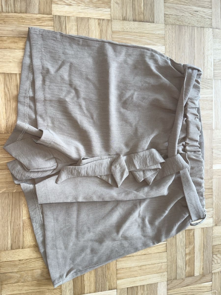 Lotti di vestiti: Sommerliches Set Oberteil + Shorts – Nuovo (secondo la descrizione) da Dübendorf venduto da ani_xht5 2
