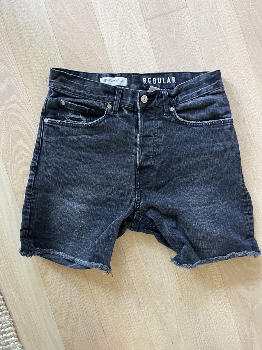 H&M Jeans: H&M Shorts Gr. 28 – Nuovo (secondo la descrizione) da Wetzikon ZH venduto da ev2_yg2g