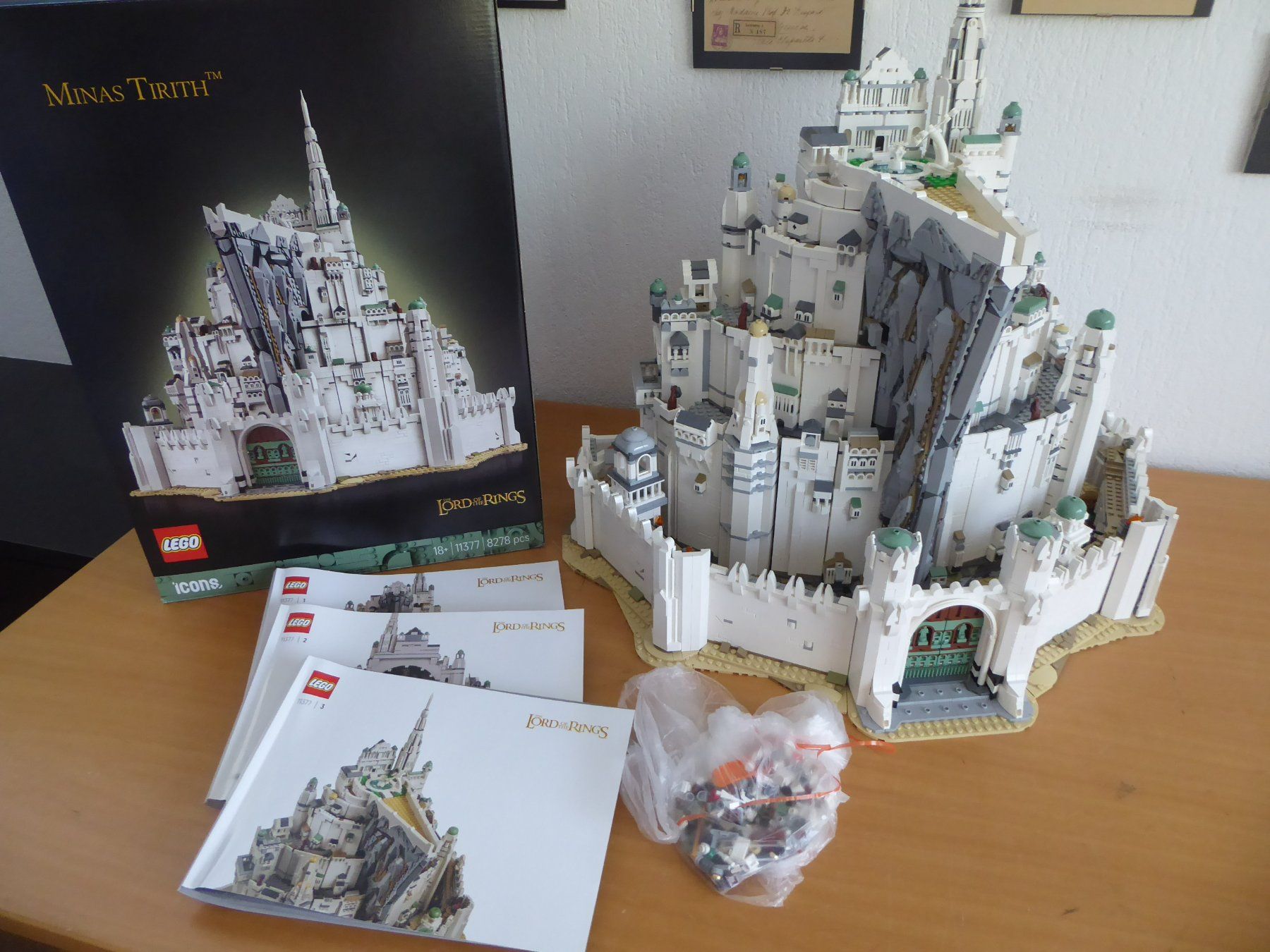 Lego Kit di costruzioni: LEGO 11377 Der Herr der Ringe: Minas Tirith – Nuovo (secondo la descrizione) da Rothrist venduto da wiggertal-auktionen