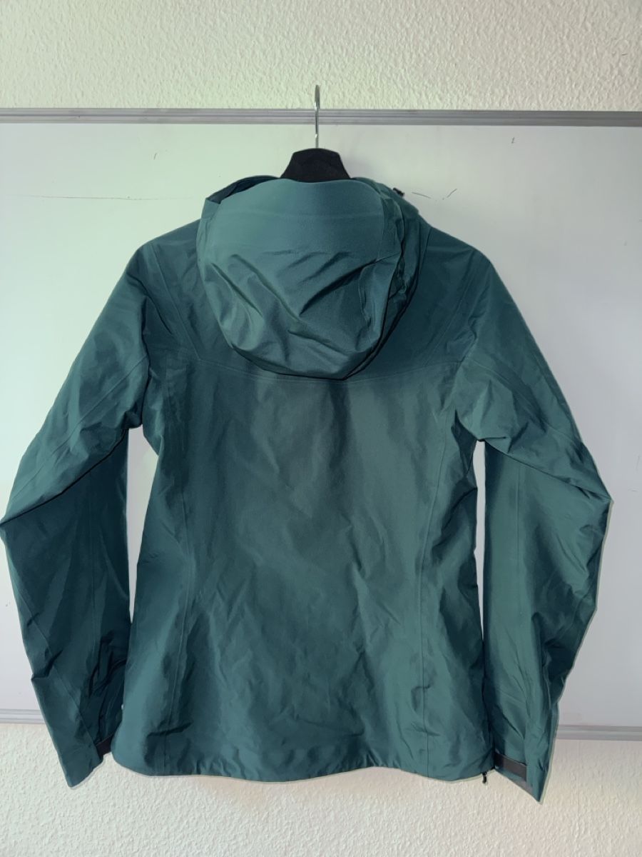 Arcteryx Jacken: Arc’teryx Beta LT Jacket Damen Gore-Tex Pro – Gebraucht aus Basel von GTB.Fa 1