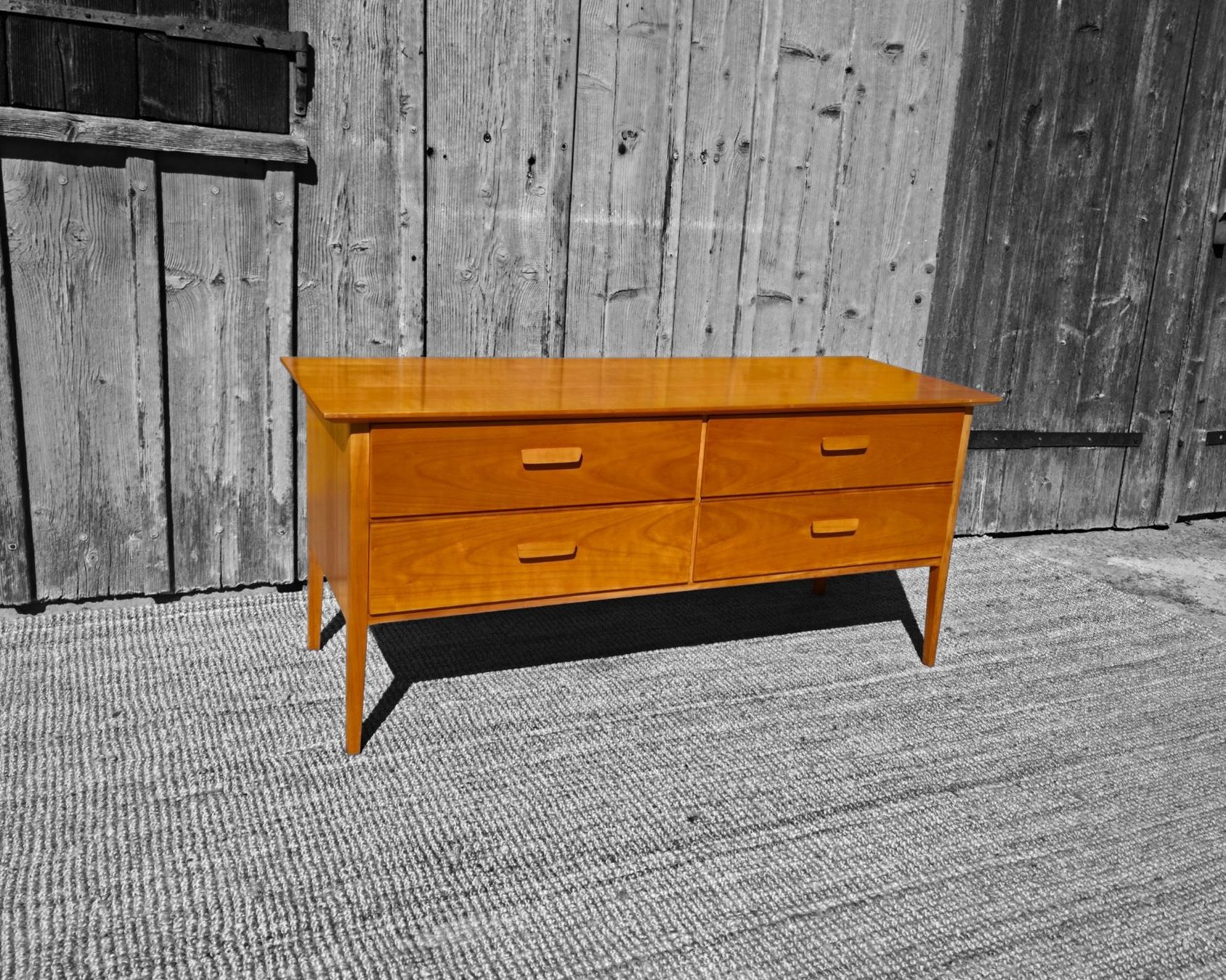 Cassettiere: Mid-Century Vintage  Original Sideboard/Kommode Cherry – Usato da Haslen AI venduto da Vintagelix 1