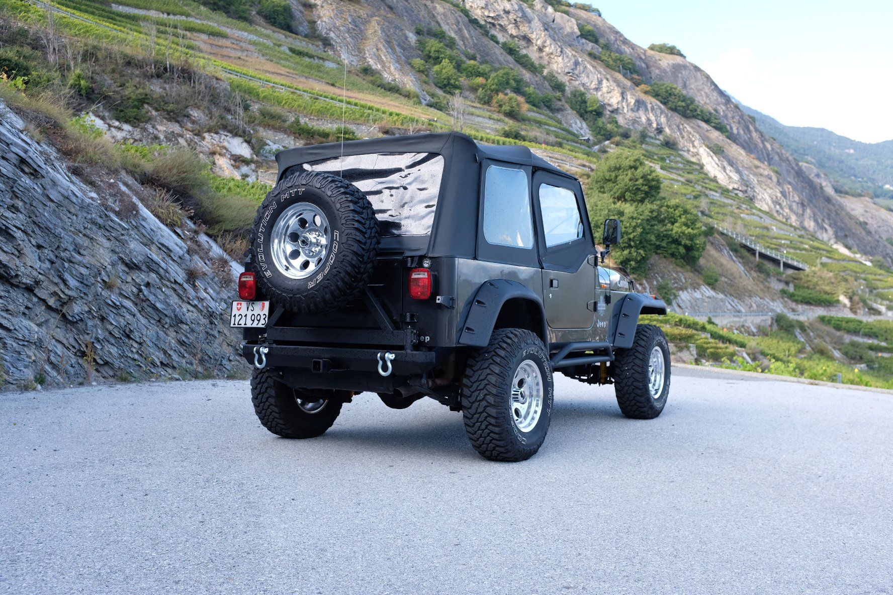Jeep Automobili: Jeep Wrangler YJ 4.0l – Usato da Ardon venduto da Olivier12 1