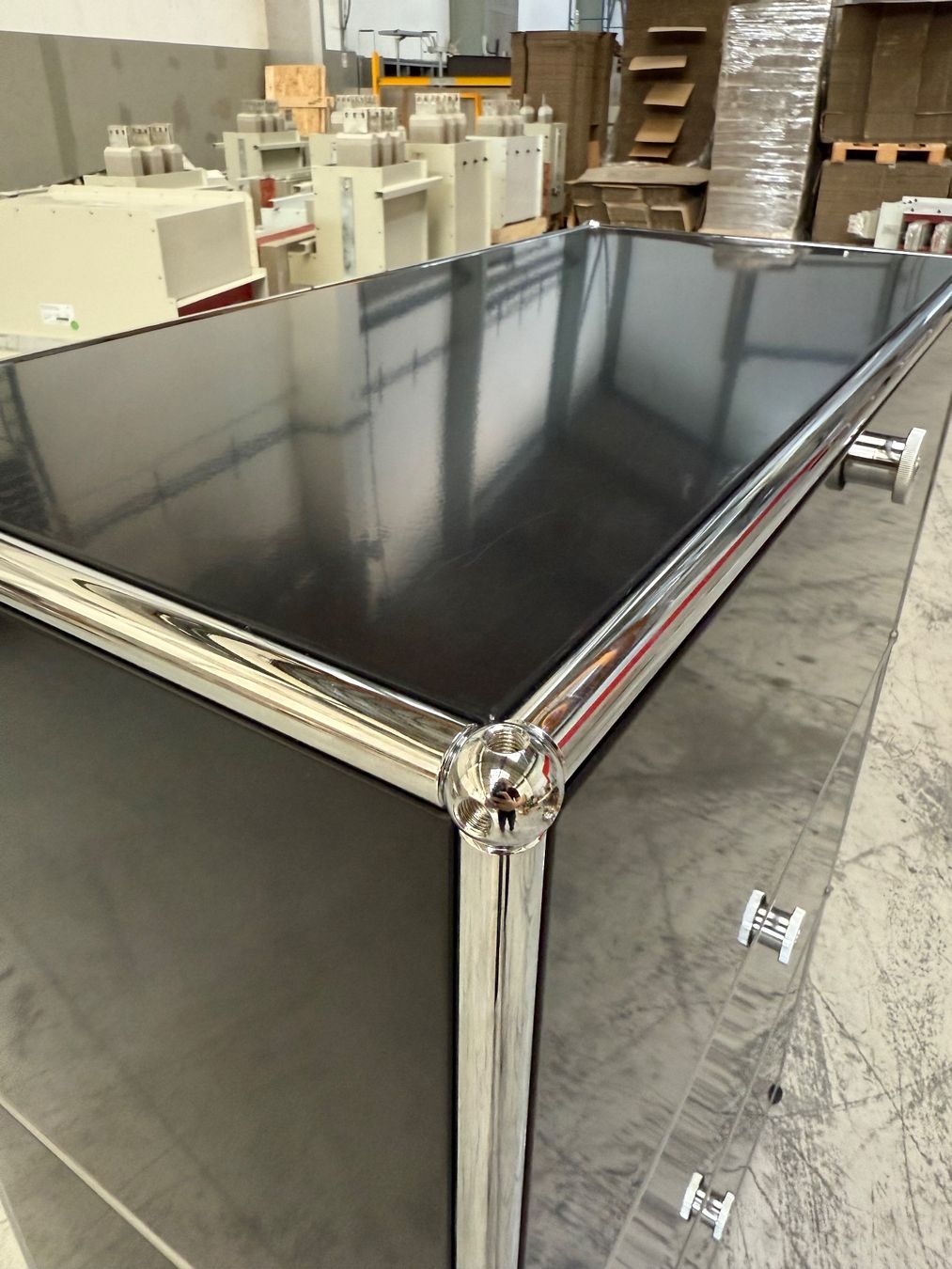 USM Regale: USM Haller Sideboard 1x3 Graphitschwarz 1x3 Q2 – Gebraucht aus Balsthal von Designhaus.Schmitt 2