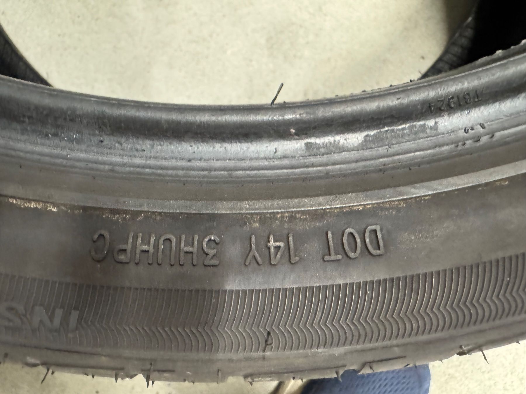 Pneumatici & Ruote complete: 2 Autoreifen 245/40ZR19 – Usato da Lachen SZ venduto da KvL 2