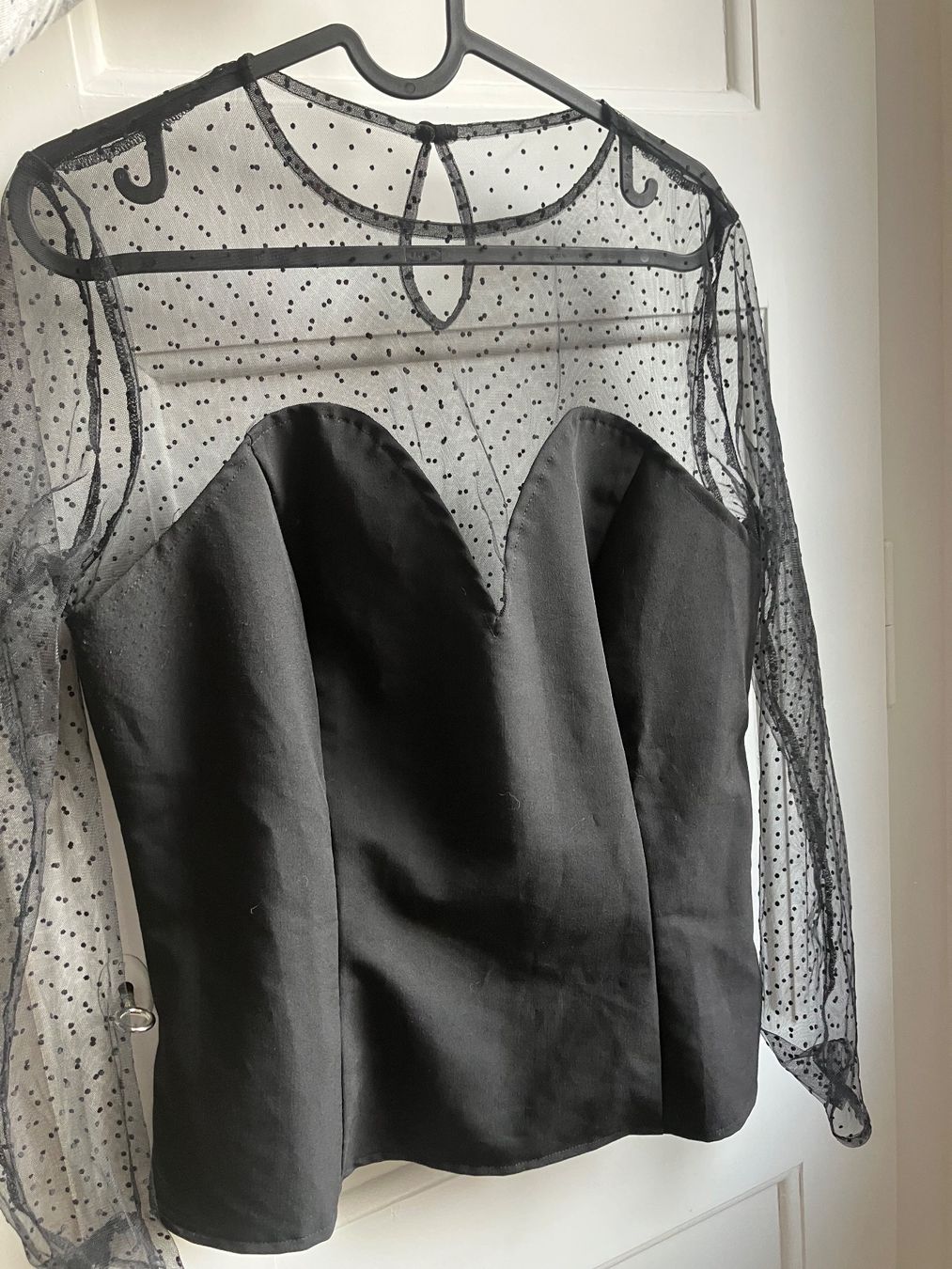 Top: Haut pin-up noir – Usato da St-Aubin-Sauges venduto da Sonia-Ka 2