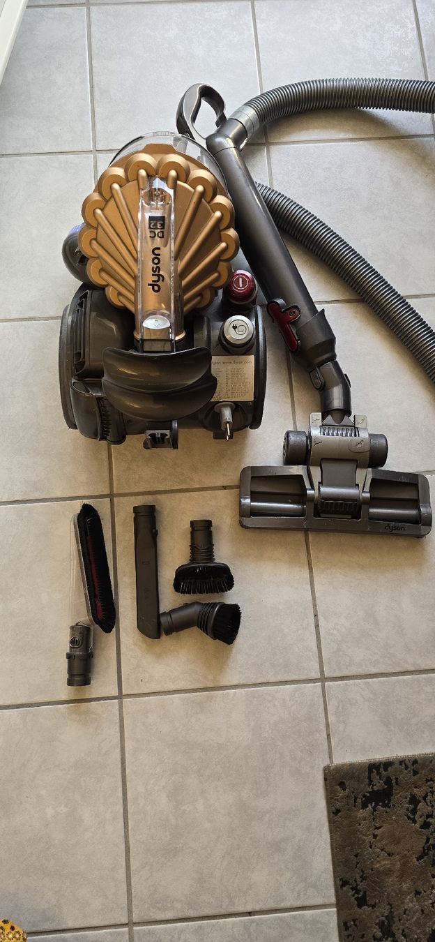 Dyson Aspirapolveri & Accessori: Dyson DC32 Exclusive  – Usato da Brügg BE venduto da ame_gjp8 5