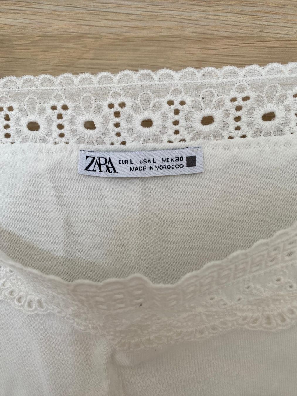 Zara T-shirts: Top Zara, taille L – D'occasion à Bern par gil_rkx8 2