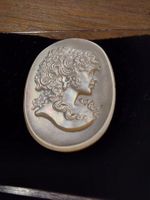 Feine Perlmuttkamee mit Damenportrait, 11.32 Carat