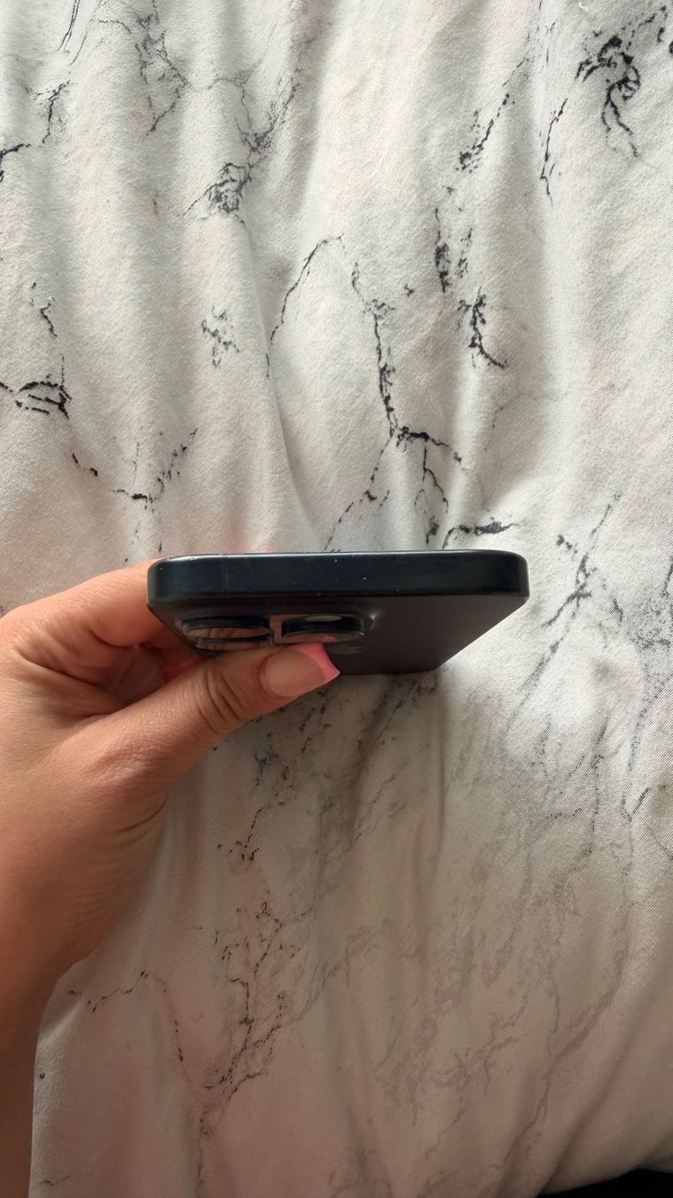 Apple Portables: Iphone 15pro 128gb – D'occasion à Dietikon par jul_2fmj 7