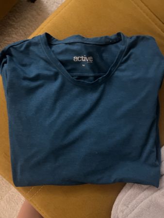 Active T-Shirt, Grösse M, Dunkelblau - Top Zustand!