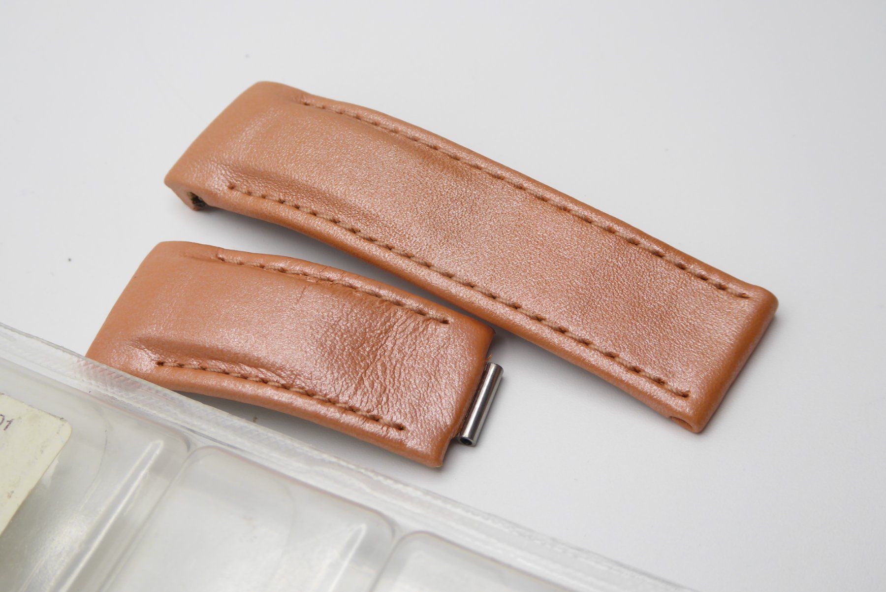 Bracciali & Braccialetti: Tudor Prince date rose leather strap 20mm – Nuovo e nell'imballaggio originale da Geneve venduto da adr_xk6n 2