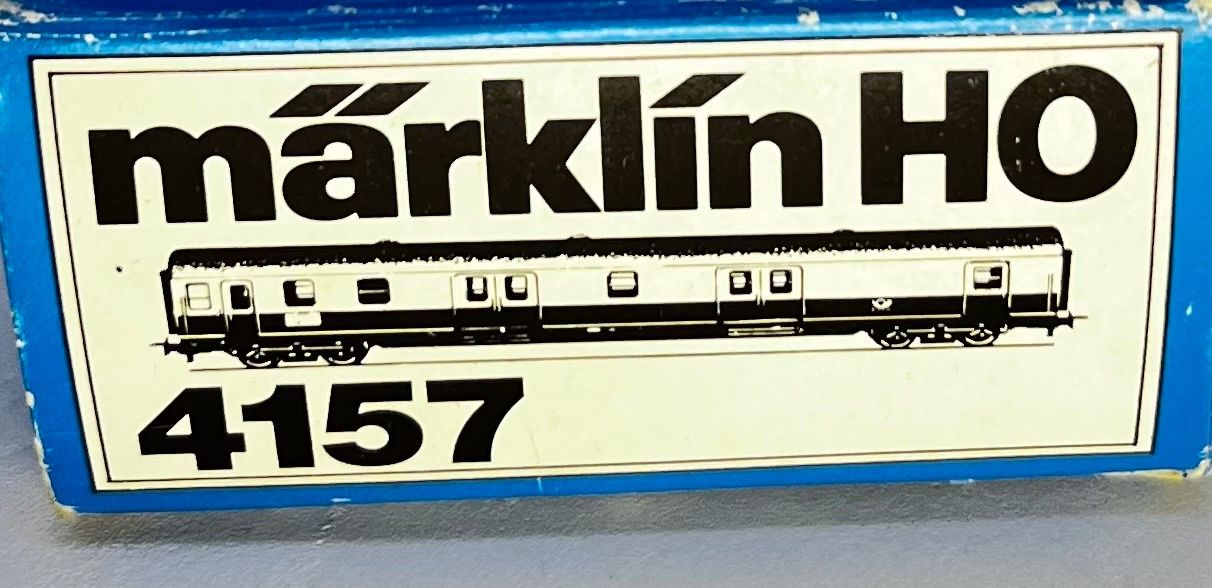 Märklin Modellini di ferrovie: Märklin H0 4157 Bahnpostwagen OVP – Usato da Pfeffingen venduto da EdwinD01