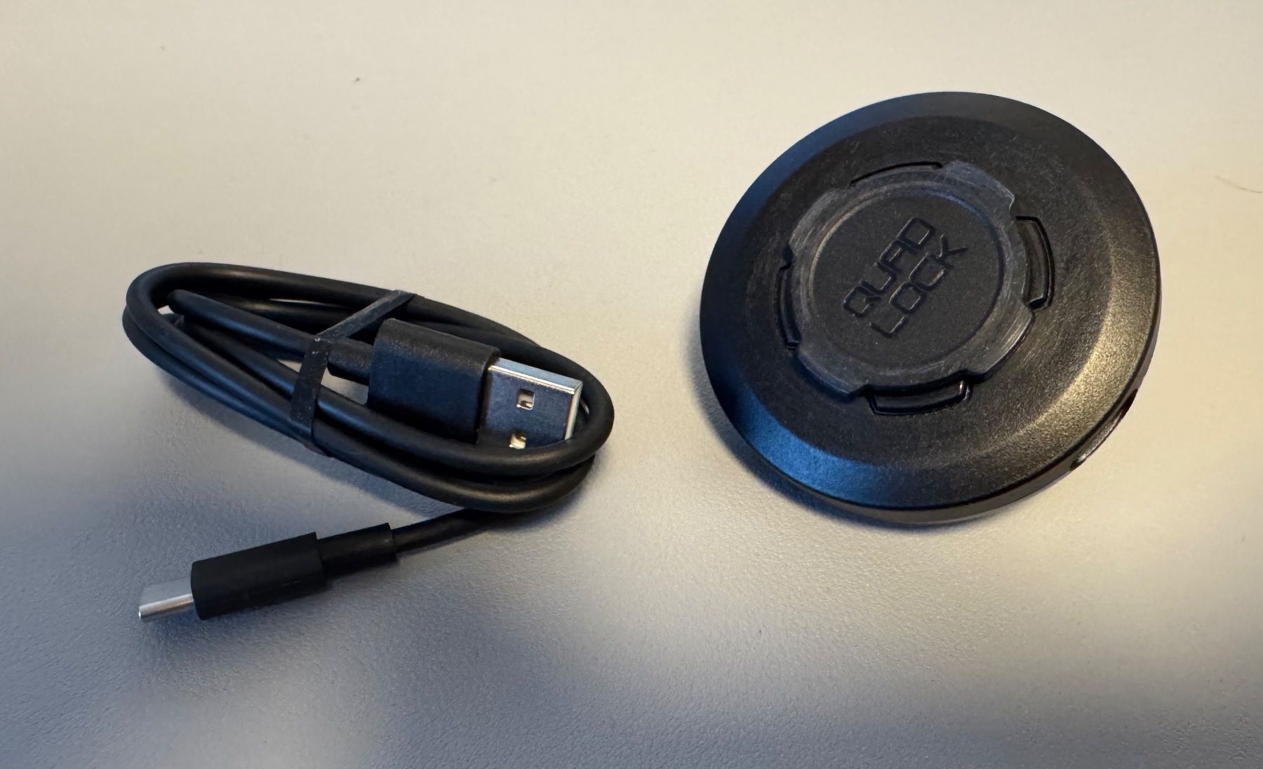 Quad Lock Halterungen: Quad Lock Auto-Halterung & Wireless Charger Head – Gebraucht aus Reinach BL von yucatan_ 3