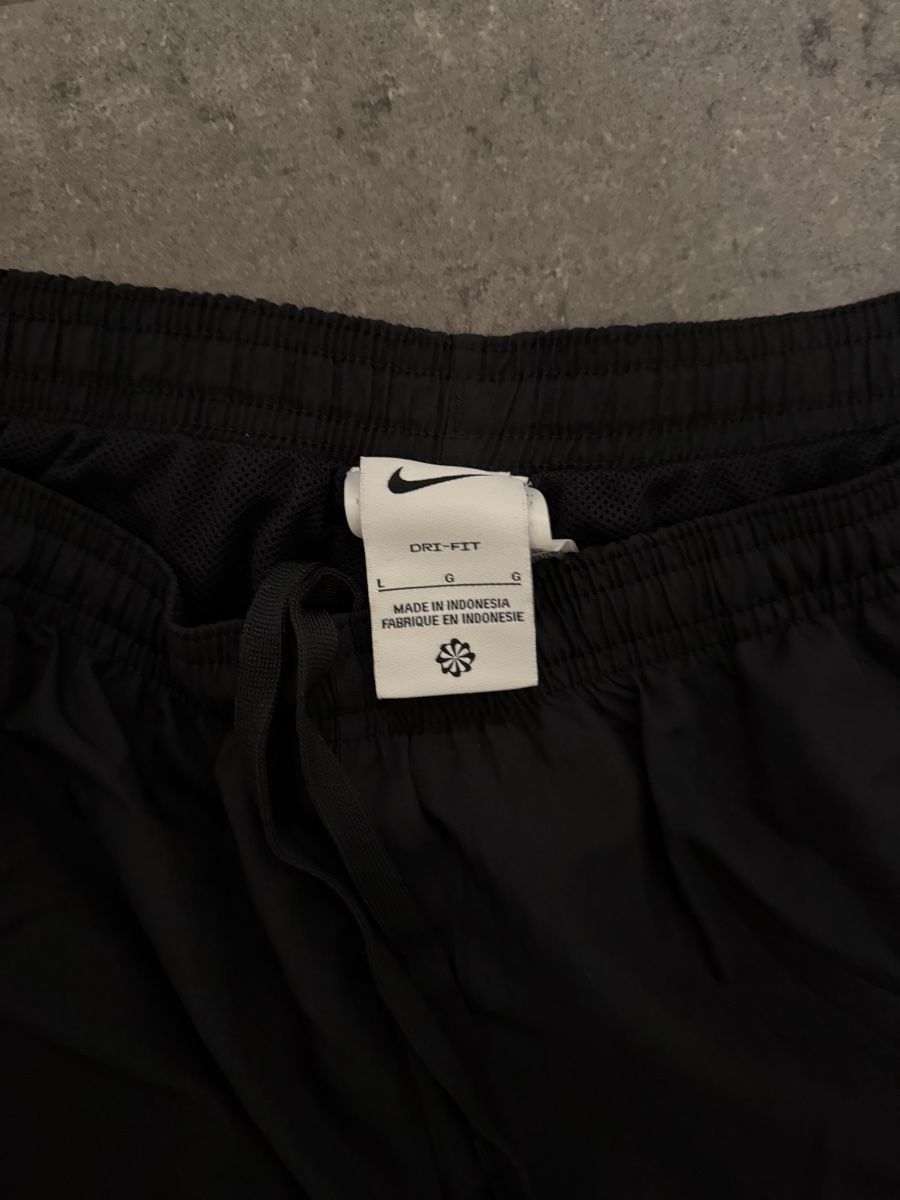 Nike Hosen: Nike Trainerhose – Neu (gemäss Beschreibung) aus Brugg AG von S_Stuff 1