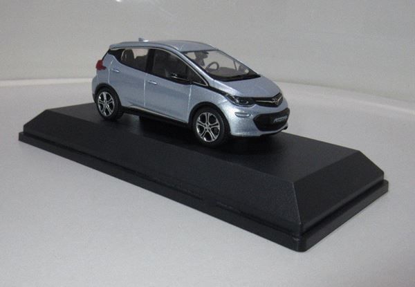 Opel Modellini d'auto: Opel Ampera e B seit 2017 silber met. / schwarz   1:43 – Nuovo e nell'imballaggio originale da Gerlafingen venduto da espero88 4